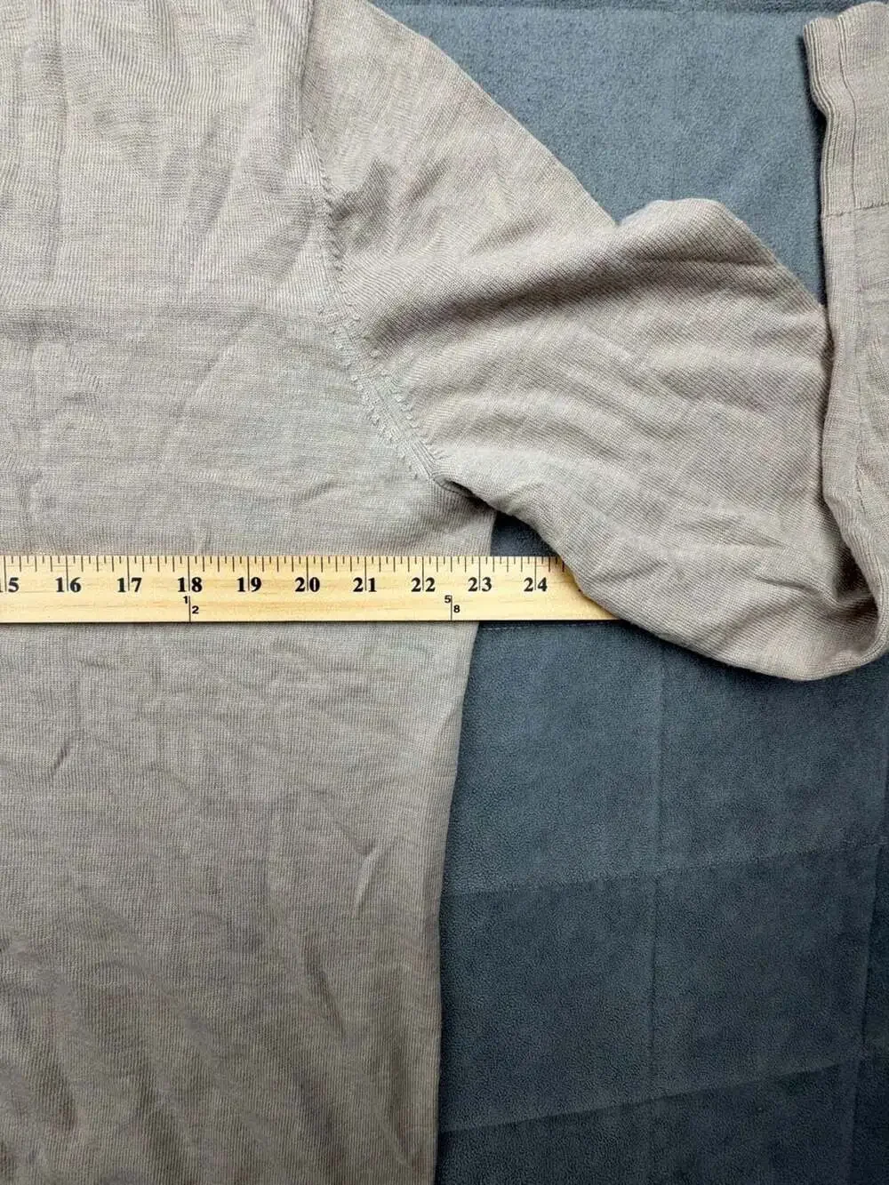 Banana Republic Extra Fine Merino Slim Fit V-Neck Sweater Elbow Patches XL Tan